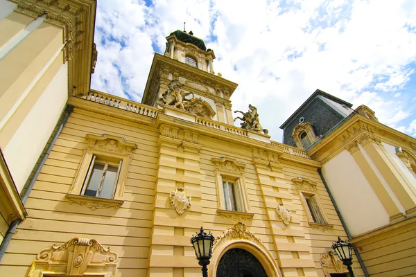 Famoso castillo en Keszthely — Foto de Stock